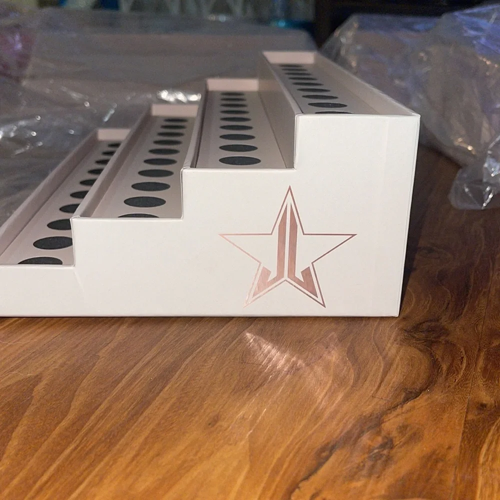 🆕🌿JEFFREE STAR: Velour Lipstick/Lipgloss Holder